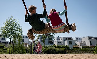 Die Gemeinde konzentriert sich auf die Entwicklung von besonders hochwertigen Spiel- und Bewegungsplätzen. - Symbolfoto: dpa Die Gemeinde konzentriert sich auf die Entwicklung von besonders hochwertigen Spiel- und Bewegungsplätzen. - Symbolfoto: dpa