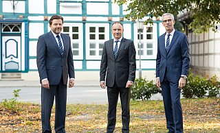 Der Vorstand der Volksbank Herford-Mindener Land mit Peter Scherf, Oliver Ohm und Sprecher Andreas Kämmerling (v.l.). - Foto 2020 von www.ChristianSchwier.de Der Vorstand der Volksbank Herford-Mindener Land mit Peter Scherf, Oliver Ohm und Sprecher Andreas Kämmerling (v.l.). - Foto 2020 von www.ChristianSchwier.de