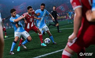 Fast wie im echten Leben: Jamal Musiala vom FC Bayern setzt sich bei "EA Sports FC 26" gegen zwei Verteidiger von Manchester City durch. - EA Sports Fast wie im echten Leben: Jamal Musiala vom FC Bayern setzt sich bei "EA Sports FC 26" gegen zwei Verteidiger von Manchester City durch. - EA Sports