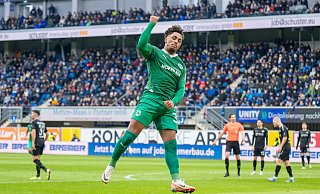 Der Fürther Armindo Sieb jubelt nach seinem Treffer. - David Inderlied/dpa Der Fürther Armindo Sieb jubelt nach seinem Treffer. - David Inderlied/dpa