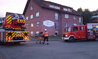 Die Feuerwehr konnte den Zimmerbrand in Höxter schnell löschen. - Heinz Kube Die Feuerwehr konnte den Zimmerbrand in Höxter schnell löschen. - Heinz Kube