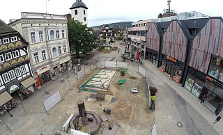 Die Bauarbeiten auf dem Höxteraner Marktplatz läuten den kleinen Baustellen-Marathon im Vorfeld der Landesgartenschau 2023 ein. - Thomas Kube Die Bauarbeiten auf dem Höxteraner Marktplatz läuten den kleinen Baustellen-Marathon im Vorfeld der Landesgartenschau 2023 ein. - Thomas Kube