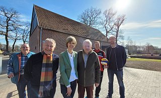 Freuen sich über die Fortschritte am Postdamm in Gütersloh: Wolfgang Mühlbach (v.l.), Georg Endt, Birgit Melisch, Claus-Dieter Hunke, Detlef Spielberg und Christan Anwey. - Ludger Osterkamp Freuen sich über die Fortschritte am Postdamm in Gütersloh: Wolfgang Mühlbach (v.l.), Georg Endt, Birgit Melisch, Claus-Dieter Hunke, Detlef Spielberg und Christan Anwey. - Ludger Osterkamp