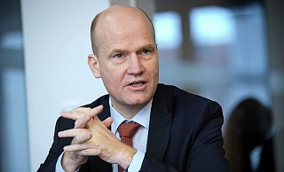 Ralph Brinkhaus begrüßt den Vorstoß von CDU-Chefin Annegret Kramp-Karrenbauer zum Pflichtjahr. - Barbara Franke Ralph Brinkhaus begrüßt den Vorstoß von CDU-Chefin Annegret Kramp-Karrenbauer zum Pflichtjahr. - Barbara Franke