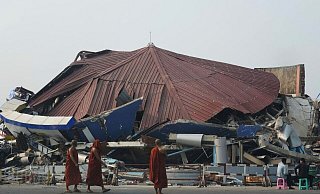 Nach Ansicht von Experten sind Nachbeben noch lange möglich. - Aung Shine Oo/AP/dpa Nach Ansicht von Experten sind Nachbeben noch lange möglich. - Aung Shine Oo/AP/dpa