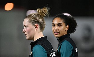 Neu im Kreise des Nationalteams: Alara Sehitler (l) und Cora Zicai - Marijan Murat/dpa Neu im Kreise des Nationalteams: Alara Sehitler (l) und Cora Zicai - Marijan Murat/dpa