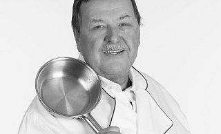 Der Gastronom Jürgen Bergmann aus dem Kreis Gütersloh ist mit 81 Jahren verstorben. - Fotoparadies Brockmann Der Gastronom Jürgen Bergmann aus dem Kreis Gütersloh ist mit 81 Jahren verstorben. - Fotoparadies Brockmann