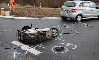 Unfall auf der B64 bei Stahle. - Sebastian Beeg Unfall auf der B64 bei Stahle. - Sebastian Beeg
