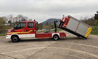 Der flexibel einsetzbare Wechsellader bietet der Feuerwehr Höxter nun viele Möglichkeiten der Nutzung. - FFW HX Der flexibel einsetzbare Wechsellader bietet der Feuerwehr Höxter nun viele Möglichkeiten der Nutzung. - FFW HX