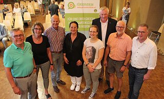 Der Vorstand: Dietmar Beineke (Beisitzer; v. l.), Susanne Weide (Schriftführerin), Thomas Schöning (2. Vorsitzender), Ulrike Drees (Vorsitzende), Madeline Sprock (Beisitzerin), Daniel Hartmann (Schatzmeister), Holger Sielemann (Beisitzer) und Ralf Konze (Beisitzer). - LGS-Förderverein Der Vorstand: Dietmar Beineke (Beisitzer; v. l.), Susanne Weide (Schriftführerin), Thomas Schöning (2. Vorsitzender), Ulrike Drees (Vorsitzende), Madeline Sprock (Beisitzerin), Daniel Hartmann (Schatzmeister), Holger Sielemann (Beisitzer) und Ralf Konze (Beisitzer). - LGS-Förderverein