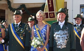 Das neue Königspaar Daniela und Jörg Schrader nimmt seine Ämter auf. - Burkhard Battran Das neue Königspaar Daniela und Jörg Schrader nimmt seine Ämter auf. - Burkhard Battran