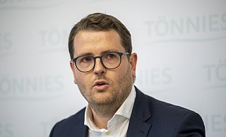 André Vielstädte, Unternehmenssprecher bei Tönnies, verlässt das Unternehmen auf eigenen Wunsch. - picture alliance/dpa André Vielstädte, Unternehmenssprecher bei Tönnies, verlässt das Unternehmen auf eigenen Wunsch. - picture alliance/dpa