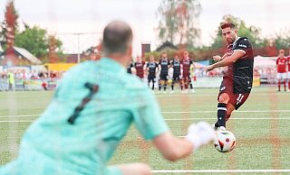 In seinem letzten Spiel für Arminia Bielefeld verballerte Aygün Yildirim einen Elfmeter. - Oliver Krato In seinem letzten Spiel für Arminia Bielefeld verballerte Aygün Yildirim einen Elfmeter. - Oliver Krato