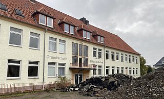 An der ehemaligen Grundschule Löhne-Bahnhof wird bereits gearbeitet. - Dirk Windmöller An der ehemaligen Grundschule Löhne-Bahnhof wird bereits gearbeitet. - Dirk Windmöller