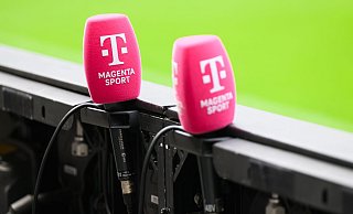 Die Telekom hat sich TV-Rechte für Fußball-Weltmeisterschaften gesichert. - Robert Michael/dpa Die Telekom hat sich TV-Rechte für Fußball-Weltmeisterschaften gesichert. - Robert Michael/dpa