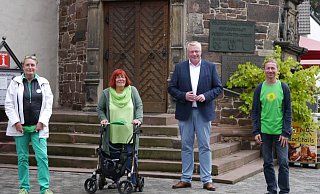 Bärbel Großek (Kandidatin; v. l.), Angelika Paterson (Ratsmitglied und Kandidatin), Bürgermeisterkandidat Daniel Hartmann, und Ludger Roters (Kandidat und Sprecher). - Grüne Bärbel Großek (Kandidatin; v. l.), Angelika Paterson (Ratsmitglied und Kandidatin), Bürgermeisterkandidat Daniel Hartmann, und Ludger Roters (Kandidat und Sprecher). - Grüne