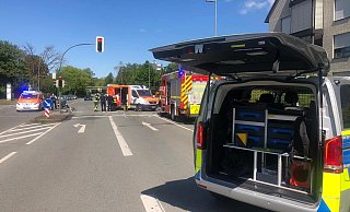 Schwerer Unfall im Bielefelder Süden. - Jürgen Mahncke Schwerer Unfall im Bielefelder Süden. - Jürgen Mahncke
