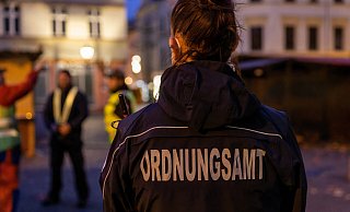 Die Stadt Gütersloh hat eine Ausweitung der Dienstzeiten des kommunalen Ordnungsdienstes angekündigt. - picture alliance/dpa/dpa-Zentralbild Die Stadt Gütersloh hat eine Ausweitung der Dienstzeiten des kommunalen Ordnungsdienstes angekündigt. - picture alliance/dpa/dpa-Zentralbild