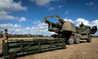 Die Ukraine bekommt ein neues Militärpaket aus Washington - unter anderem mit Munition für das Artillerieraketensystem Himars. (Archivbild) - Sgt. 1st Class Andrew Dickson/AP/dpa Die Ukraine bekommt ein neues Militärpaket aus Washington - unter anderem mit Munition für das Artillerieraketensystem Himars. (Archivbild) - Sgt. 1st Class Andrew Dickson/AP/dpa