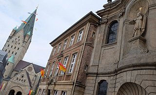 Normalerweise steigt die Fieberkurve freudiger Erwartung in diesen Tagen fast stündlich. Doch nun zeugen nur ein paar Fahnen im Stadtbild vom Namenstag des Patrons. - Hans-Hermann Igges Normalerweise steigt die Fieberkurve freudiger Erwartung in diesen Tagen fast stündlich. Doch nun zeugen nur ein paar Fahnen im Stadtbild vom Namenstag des Patrons. - Hans-Hermann Igges
