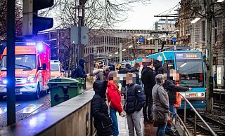 Notarzt und Rettungswagen an der Unfallstelle. - Mike-Dennis Müller Notarzt und Rettungswagen an der Unfallstelle. - Mike-Dennis Müller