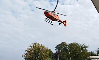 Der Rettungshubschrauber Christoph 13 wurde zu einem Unfall nahe des Versmolder ZOB gerufen. - Andre Schneider Der Rettungshubschrauber Christoph 13 wurde zu einem Unfall nahe des Versmolder ZOB gerufen. - Andre Schneider