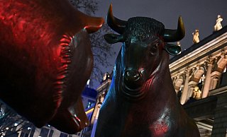 Nicht nur in Frankfurt: Auch an anderen Standorten wird es 2025 auf dem Börsenparkett wieder trubelig zugehen. - Arne Dedert/dpa/dpa-tmn Nicht nur in Frankfurt: Auch an anderen Standorten wird es 2025 auf dem Börsenparkett wieder trubelig zugehen. - Arne Dedert/dpa/dpa-tmn