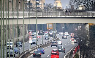 Die Stadt wird auf dem OWD das Tempo auf 80 Kilometer pro Stunde senken. Das reicht nicht, um den Lärm zu mindern, sagt eine Bürgerinitiative. Es geht vor Gericht. - Andreas Frücht Die Stadt wird auf dem OWD das Tempo auf 80 Kilometer pro Stunde senken. Das reicht nicht, um den Lärm zu mindern, sagt eine Bürgerinitiative. Es geht vor Gericht. - Andreas Frücht