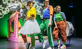 Pippi, Tommy und Annika auf Pippis Pferd kleiner Onkel. - Tobias Kreft Pippi, Tommy und Annika auf Pippis Pferd kleiner Onkel. - Tobias Kreft