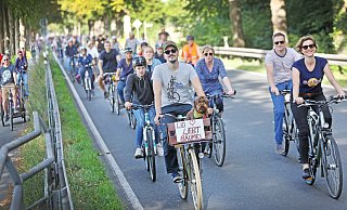 Rund 2.000 radeln gegen B 61-Ausbau. - Sarah Jonek Rund 2.000 radeln gegen B 61-Ausbau. - Sarah Jonek