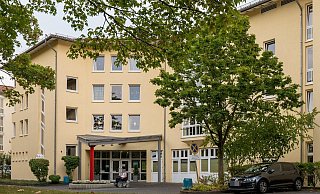Eine Unternehmerin sagt, erst aus der Presse habe sie erfahren, dass das AWO-Altenheim mit einem dramatischen Legionellen-Problem befasst sei. - DENNIS ANGENENDT Eine Unternehmerin sagt, erst aus der Presse habe sie erfahren, dass das AWO-Altenheim mit einem dramatischen Legionellen-Problem befasst sei. - DENNIS ANGENENDT