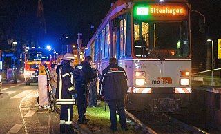 Beim Zusammenstoß wurde ein Fahrradfahrer lebensgefährlich verletzt. - Christian Mathiesen Beim Zusammenstoß wurde ein Fahrradfahrer lebensgefährlich verletzt. - Christian Mathiesen