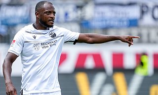 David Kinsombi trägt in dieser Saison das Trikot des SV Sandhausen. Doch ab der kommenden Spielzeit wird der 27-Jährige für Paderborn auf Punktejagd gehen. - picture alliance / foto2press David Kinsombi trägt in dieser Saison das Trikot des SV Sandhausen. Doch ab der kommenden Spielzeit wird der 27-Jährige für Paderborn auf Punktejagd gehen. - picture alliance / foto2press
