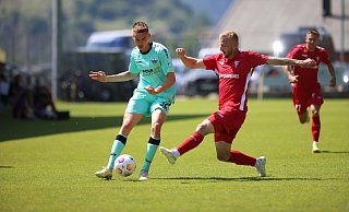 Filip Bilbija (l.) feiert im Testspiel gegen Gornik Zabrze sein Debüt für den SC Paderborn. - Oliver Krato Filip Bilbija (l.) feiert im Testspiel gegen Gornik Zabrze sein Debüt für den SC Paderborn. - Oliver Krato