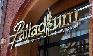Neuheit in Bielefeld? Das Palladium steht kurz vor der Eröffnung, ältere Bielefelder erinnern sich an Stripclubs wie den Fürstenhof und den Club Atlantik. - Jens Reichenbach Neuheit in Bielefeld? Das Palladium steht kurz vor der Eröffnung, ältere Bielefelder erinnern sich an Stripclubs wie den Fürstenhof und den Club Atlantik. - Jens Reichenbach