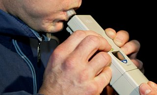 Wie die Diskrepanz zwischen Atemalkoholtest und Blutprobe zustande kommt, ist auch für die Polizei überraschend. - Symbolbild/Picture Alliance Wie die Diskrepanz zwischen Atemalkoholtest und Blutprobe zustande kommt, ist auch für die Polizei überraschend. - Symbolbild/Picture Alliance