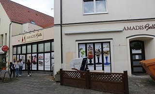 Aus „Bella" wird Eiscafé und Bistro „La Luna". Das Hotel Amadis bleibt während der Umbauphase geöffnet. Die Eröffnung ist für Anfang Oktober geplant. - Robert Becker Aus „Bella" wird Eiscafé und Bistro „La Luna". Das Hotel Amadis bleibt während der Umbauphase geöffnet. Die Eröffnung ist für Anfang Oktober geplant. - Robert Becker