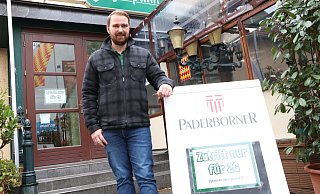 Patrick Luther setzt als Betreiber des Ausspann auf die 2G-Regelung. - Holger Kosbab Patrick Luther setzt als Betreiber des Ausspann auf die 2G-Regelung. - Holger Kosbab