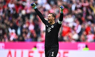 Manuel Neuer feierte nach seiner langen Auszeit das Comeback im Bayern-Tor. - Tom Weller/dpa Manuel Neuer feierte nach seiner langen Auszeit das Comeback im Bayern-Tor. - Tom Weller/dpa