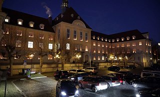 Das erleuchtete Herforder Rathaus. Hier wird zurzeit gerechnet. - Frank-Michael Kiel-Steinkamp Das erleuchtete Herforder Rathaus. Hier wird zurzeit gerechnet. - Frank-Michael Kiel-Steinkamp