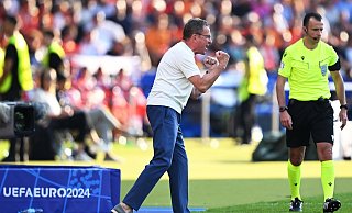 Mit Österreich spielte Rangnick bei der EM 2024 im Berliner Olympiastadion. (Archivbild) - Sebastian Christoph Gollnow/dpa Mit Österreich spielte Rangnick bei der EM 2024 im Berliner Olympiastadion. (Archivbild) - Sebastian Christoph Gollnow/dpa
