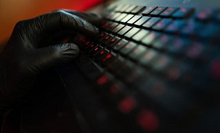 Meta warnt vor einer großen Zahl oft kurzlebiger russischer Fake-Accounts, deren Ziel es sei, die Unterstützung der Ukraine im Westen zu schwächen. - Nicolas Armer/dpa Meta warnt vor einer großen Zahl oft kurzlebiger russischer Fake-Accounts, deren Ziel es sei, die Unterstützung der Ukraine im Westen zu schwächen. - Nicolas Armer/dpa