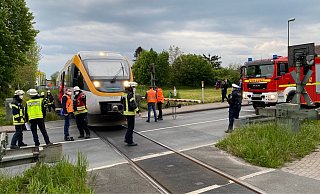 Eine männliche Person ist am frühen Abend von einem Zug der Eurobahn erfasst und tödlich verletzt worden. - Charlotte Mahncke Eine männliche Person ist am frühen Abend von einem Zug der Eurobahn erfasst und tödlich verletzt worden. - Charlotte Mahncke