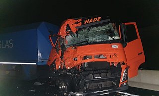 Auf der A30 ist es in der Nacht auf Freitag zu einem Unfall gekommen. - Polizei Bielefeld Auf der A30 ist es in der Nacht auf Freitag zu einem Unfall gekommen. - Polizei Bielefeld