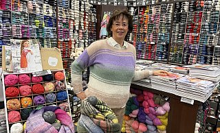 Für Doris Utermöhle bedeutet Stricken aus dem Alltag fliehen. - Jule Prietzel Für Doris Utermöhle bedeutet Stricken aus dem Alltag fliehen. - Jule Prietzel