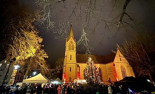 An der Stiftskirche in Schildische fand jetzt wieder der Schildsker Feuerzauber statt. - Peter Unger An der Stiftskirche in Schildische fand jetzt wieder der Schildsker Feuerzauber statt. - Peter Unger