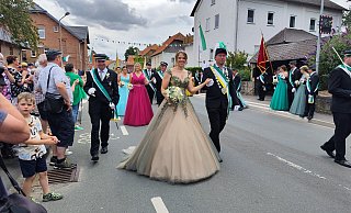 Die Dösseler feierten ihr Königspaar Christoph und Anna Michels. - Nicole Kuper Die Dösseler feierten ihr Königspaar Christoph und Anna Michels. - Nicole Kuper