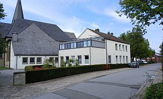 Dem Pfarrhaus in Steinhausen droht nach Beschluss des Kirchenvorstands der Abriss. - Johannes Büttner Dem Pfarrhaus in Steinhausen droht nach Beschluss des Kirchenvorstands der Abriss. - Johannes Büttner