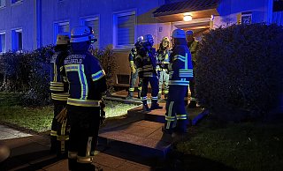 An der Straße "Am Lehmstich" gab es am Mittwochabend einen Feuerwehr-Einsatz. - Paul Brinkmann An der Straße "Am Lehmstich" gab es am Mittwochabend einen Feuerwehr-Einsatz. - Paul Brinkmann