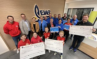 Organisatoren und Sponsoren und insbesondere die Kinder freuen sich auf die 13. Auflage von "Ein Weihnachtsbaum für Bünde". Am Donnerstag, 28. November, geht es auf dem Rathausplatz los. - Natalie Gottwald Organisatoren und Sponsoren und insbesondere die Kinder freuen sich auf die 13. Auflage von "Ein Weihnachtsbaum für Bünde". Am Donnerstag, 28. November, geht es auf dem Rathausplatz los. - Natalie Gottwald